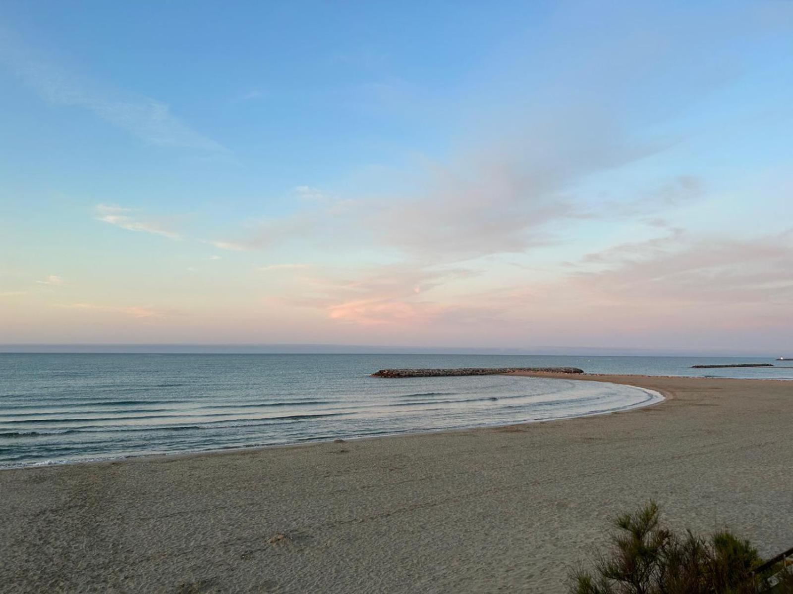 Apartment Plage, 1ere Ligne, Balcon Sur La Carnon-Plage